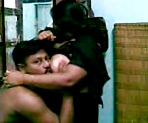 کامیون بستنی نوجوان کوچک سكس خانمها مشاعره کاملی پیدا می کند