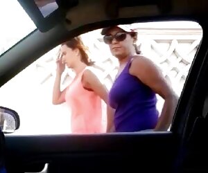 استراحت در آب از Brune سكس زن واسب آب استفاده می کند