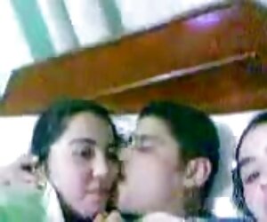 Brunette MILF Adrienne سوار خروس می شود و sex زن کیردار مشت می شود