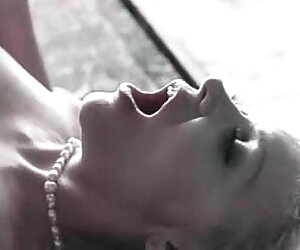زن خانه sex زن دار سفید یک دیک سیاه را امتحان می کند